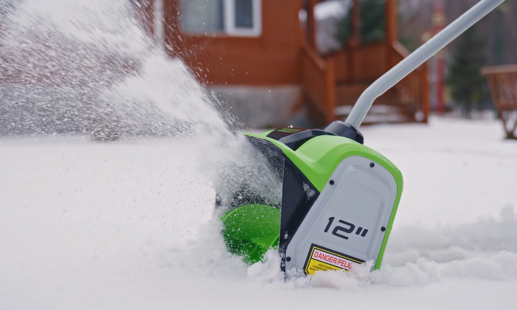 Снегоуборщик аккумуляторный Greenworks GD40SSK5