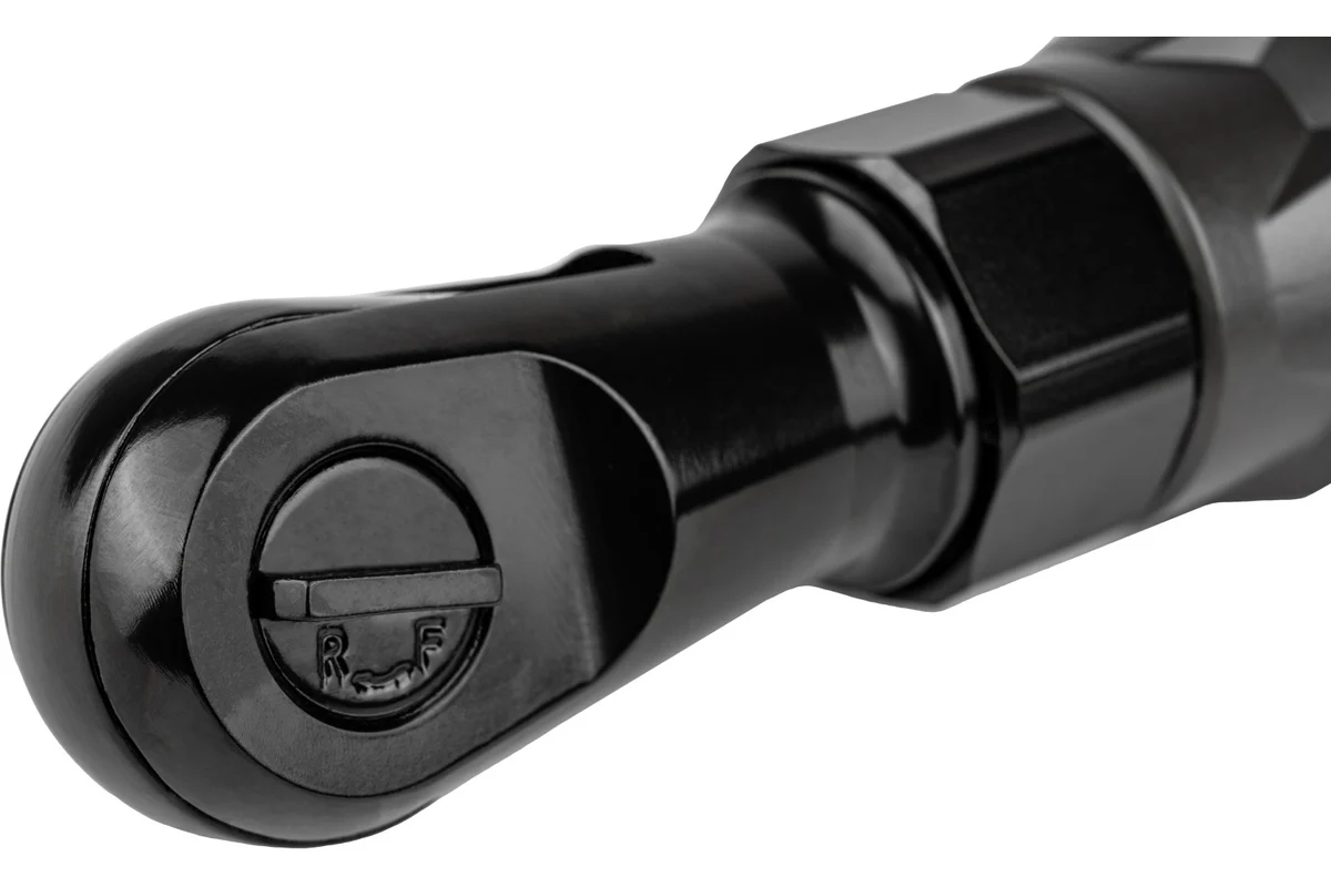 Гайковёрт угловой аккумуляторный Elitech HD CW 2002SL (E2201.057.01)
